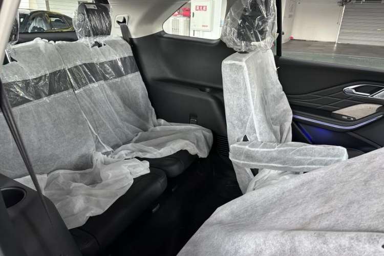 Used Hongqi HS7 2023 2.0T Automatic All-Wheel Drive Flagship Edition Six Seats Interior 12