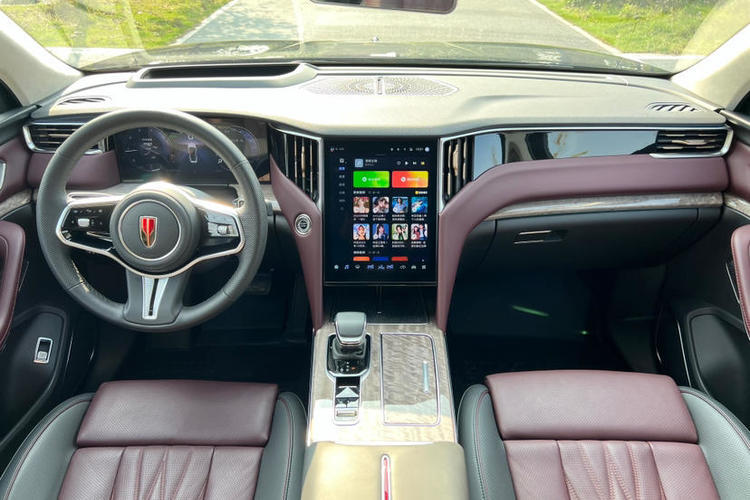 Used Hongqi HS7 2023 2.0T Automatic All-Wheel-Drive Flagship Edition Six Seats Interior 2