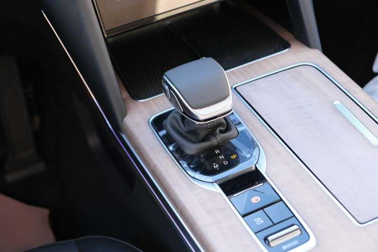 Used Hongqi HS7 2023 2.0T Automatic All-Wheel Drive Flagship Edition Six Seats Interior 3