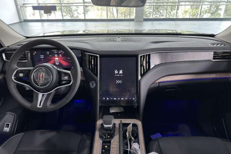 Used Hongqi HS7 2023 2.0T Automatic All-Wheel Drive Flagship Edition Six Seats Interior 3