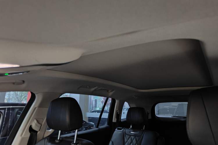 Used Hongqi HS7 2023 2.0T Automatic All-Wheel Drive Flagship Edition Six Seats Interior 6