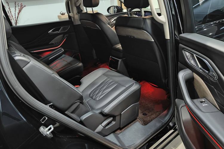 Used Hongqi HS7 2023 2.0T Automatic All-Wheel Drive Flagship Edition Six Seats Interior 9