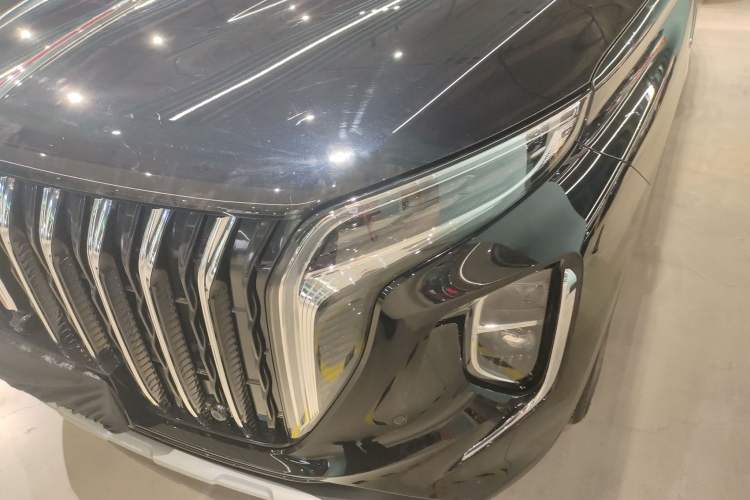 Used Hongqi HS7 2023 2.0T Automatic All-Wheel Drive Flagship Edition Six Seats Left Front Headlight