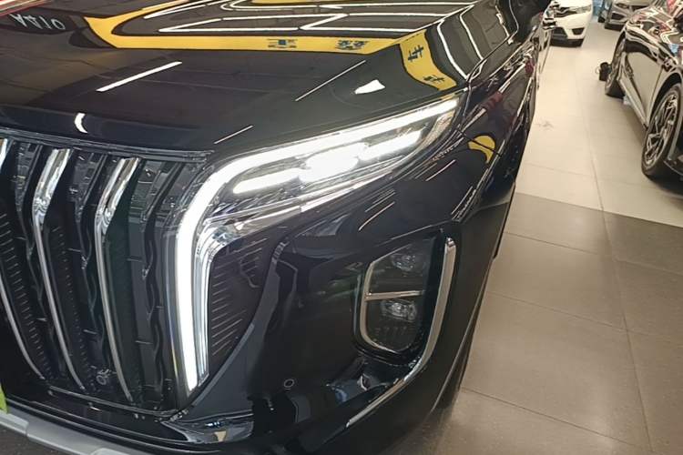 Used Hongqi HS7 2023 2.0T Automatic All-Wheel Drive Flagship Edition Six Seats Left Front Headlight