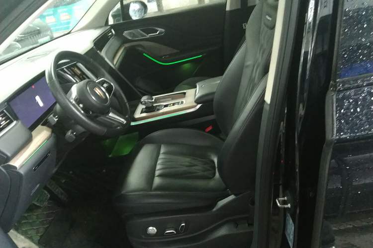 Used Hongqi HS7 2023 2.0T Automatic All-Wheel Drive Flagship Edition Six Seats Left Front Seat