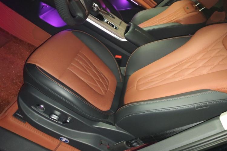 Used Hongqi HS7 2023 2.0T Automatic All-Wheel Drive Flagship Edition 7 Seats Left Front Seat