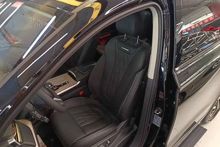 Used Hongqi HS7 2023 2.0T Automatic All-Wheel Drive Flagship Edition Six Seats Left Front Seat