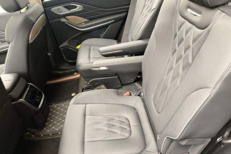 Used Hongqi HS7 2023 2.0T Automatic All-Wheel Drive Flagship Edition Six Seats Left Rear Seat