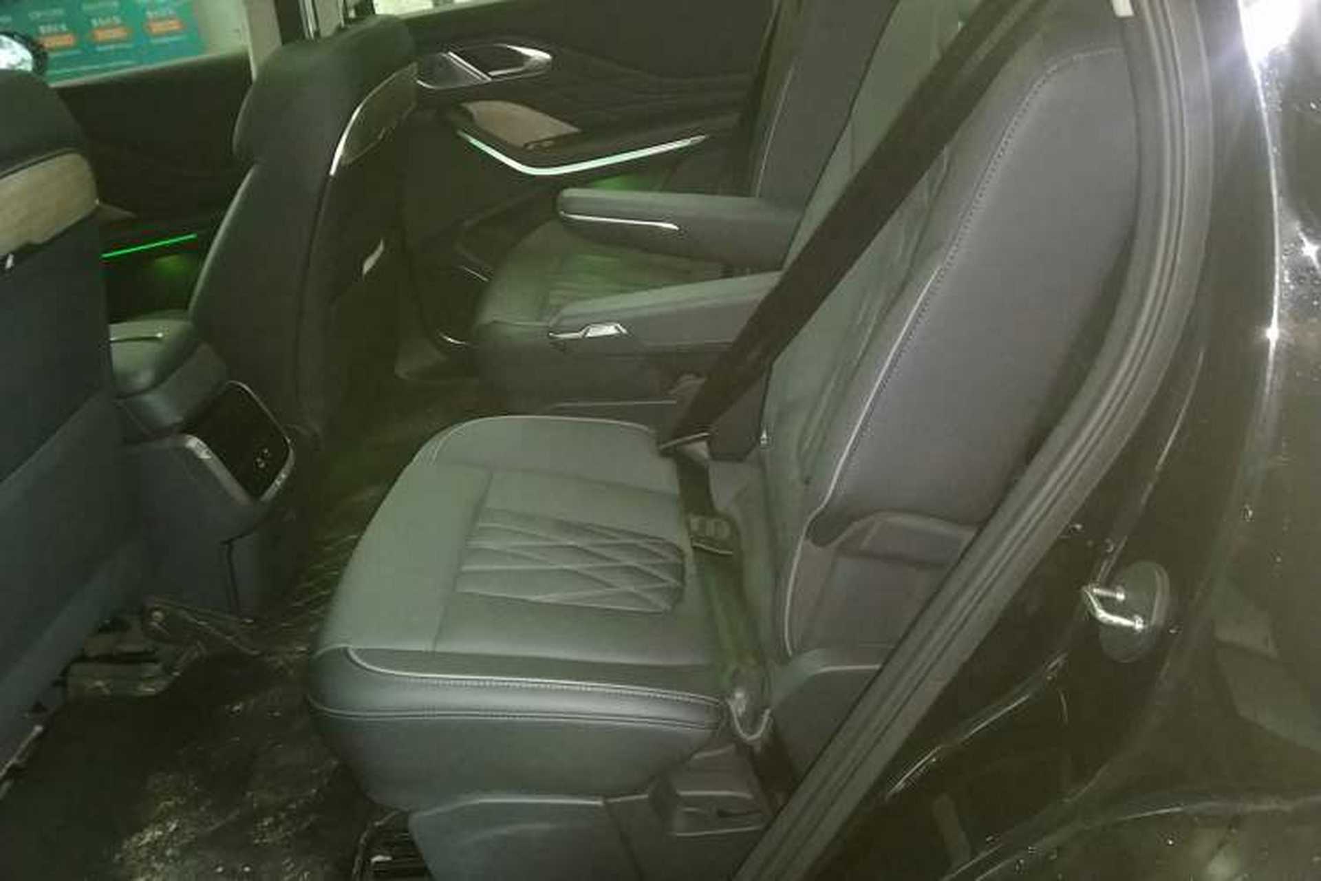 Used Hongqi HS7 2023 2.0T Automatic All-Wheel Drive Flagship Edition Six Seats Left Rear Seat