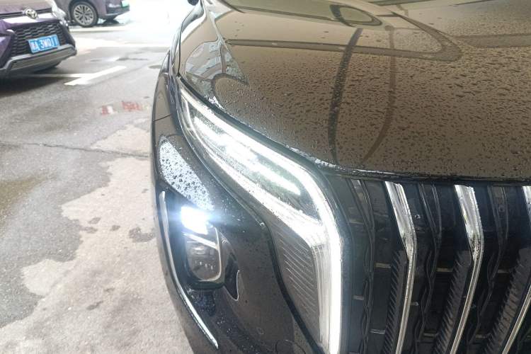 Used Hongqi HS7 2023 2.0T Automatic All-Wheel Drive Flagship Edition 7 Seats Right Front Headlight