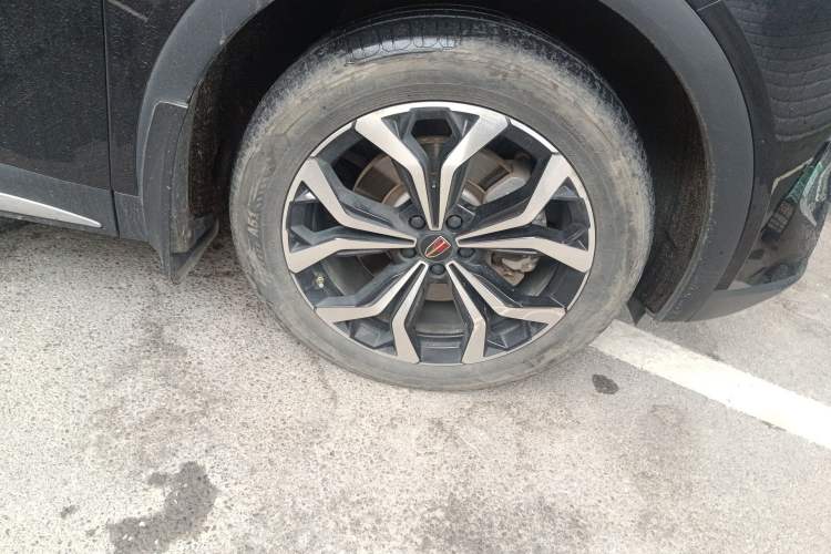 Used Hongqi HS7 2023 2.0T Automatic All-Wheel Drive Flagship Edition 7 Seats Right Front Wheel Hub