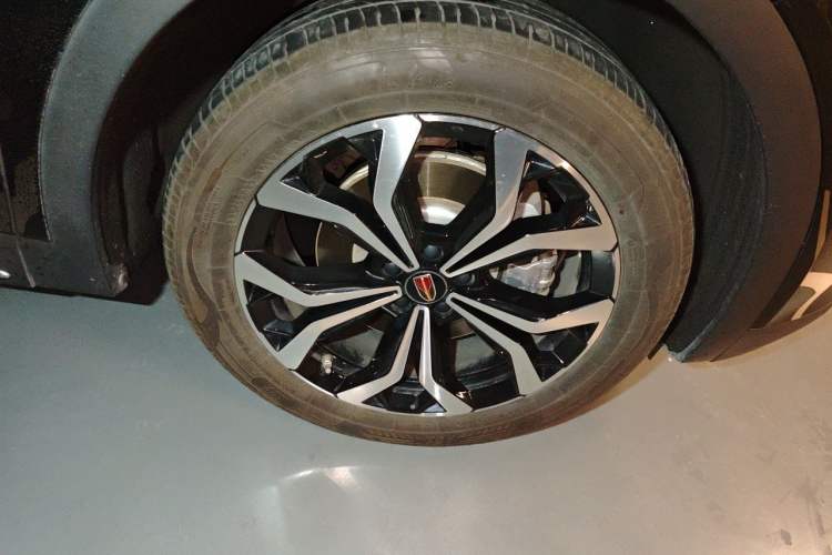 Used Hongqi HS7 2023 2.0T Automatic All-Wheel Drive Flagship Edition Six Seats Right Front Wheel Hub