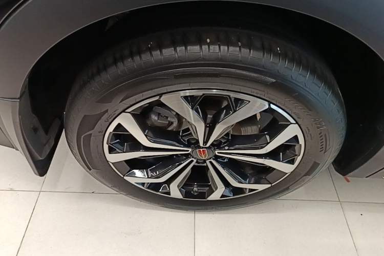 Used Hongqi HS7 2023 2.0T Automatic All-Wheel Drive Flagship Edition Six Seats Right Rear Wheel Hub