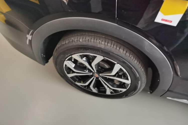 Used Hongqi HS7 2023 2.0T Automatic All-Wheel Drive Flagship Edition Six Seats Right Rear Wheel Hub