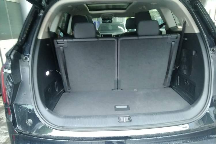 Used Hongqi HS7 2023 2.0T Automatic All-Wheel Drive Flagship Edition Six Seats Trunk