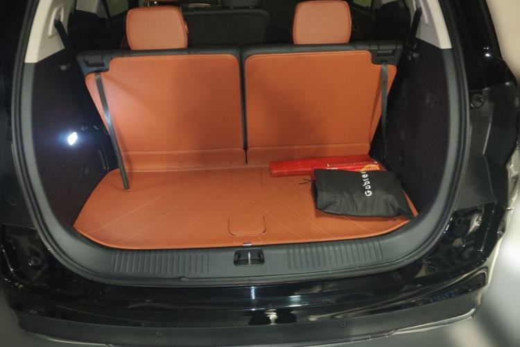 Used Hongqi HS7 2023 2.0T Automatic All-Wheel Drive Flagship Edition 7 Seats Trunk