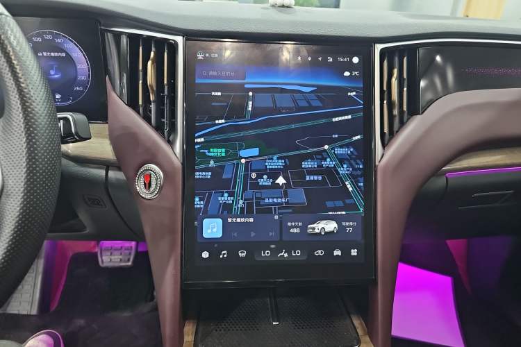 Used Hongqi HS7 2023 2.0T Automatic All-Wheel-Drive Flagship Edition Six Seats Audio And AC Panel
