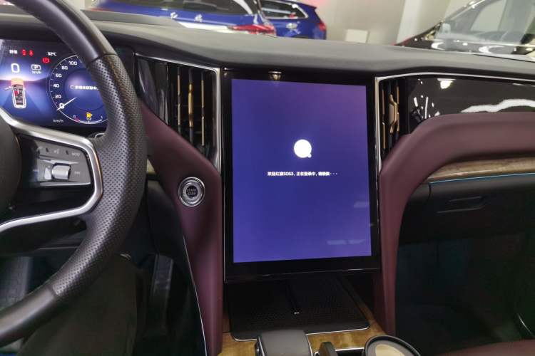 Used Hongqi HS7 2023 2.0T Automatic All-Wheel-Drive Flagship Edition Six Seats Audio And AC Panel