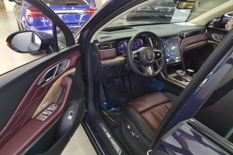Used Hongqi HS7 2023 2.0T Automatic All-Wheel-Drive Flagship Edition Six Seats Driver Seat