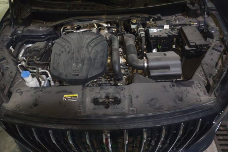 Used Hongqi HS7 2023 2.0T Automatic All-Wheel-Drive Flagship Edition Six Seats Engine Bay