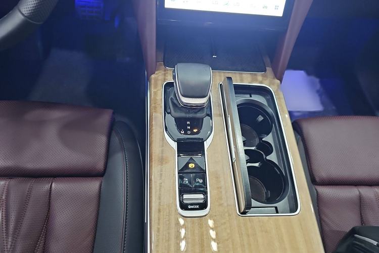 Used Hongqi HS7 2023 2.0T Automatic All-Wheel-Drive Flagship Edition Six Seats Gear Lever