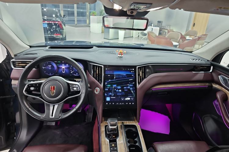 Used Hongqi HS7 2023 2.0T Automatic All-Wheel-Drive Flagship Edition Six Seats Interior 2