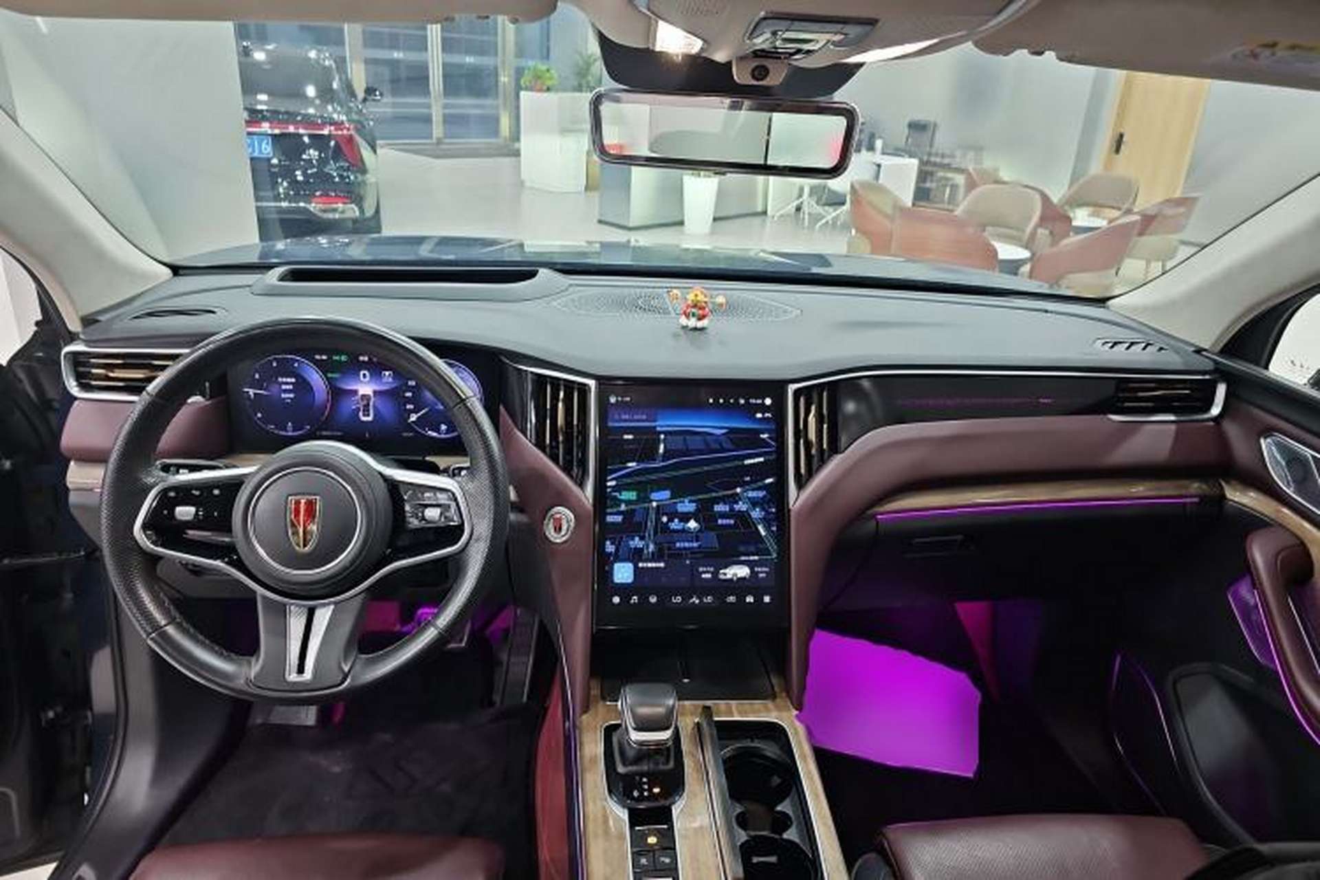 Used Hongqi HS7 2023 2.0T Automatic All-Wheel-Drive Flagship Edition Six Seats Interior 2