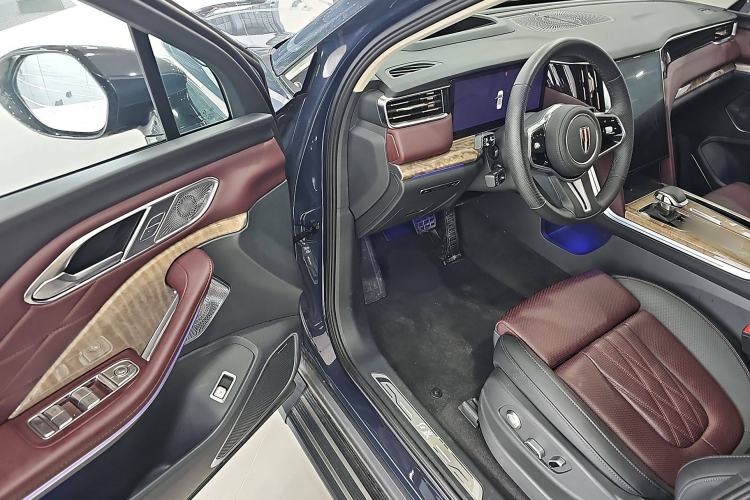 Used Hongqi HS7 2023 2.0T Automatic All-Wheel-Drive Flagship Edition Six Seats Interior 3
