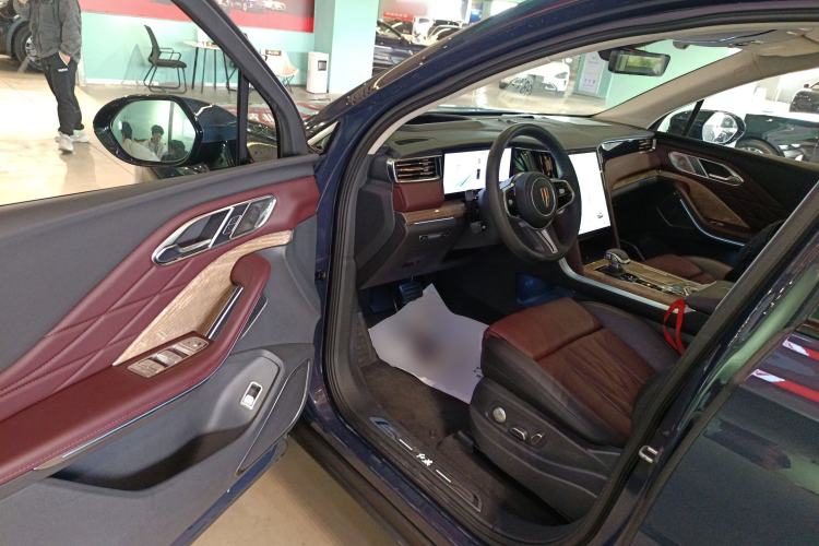 Used Hongqi HS7 2023 2.0T Automatic All-Wheel-Drive Flagship Edition Six Seats Interior 3