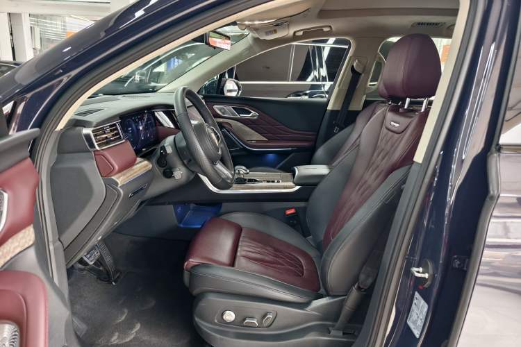 Used Hongqi HS7 2023 2.0T Automatic All-Wheel-Drive Flagship Edition Six Seats Interior 5