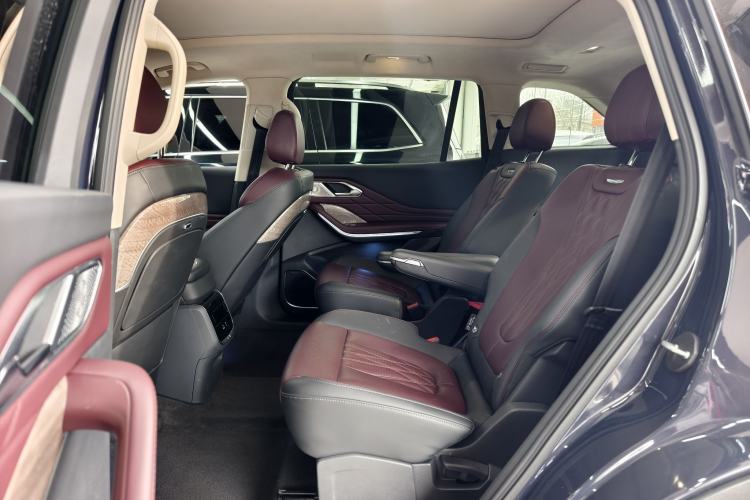 Used Hongqi HS7 2023 2.0T Automatic All-Wheel-Drive Flagship Edition Six Seats Interior 6