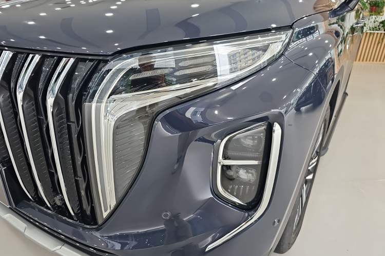 Used Hongqi HS7 2023 2.0T Automatic All-Wheel-Drive Flagship Edition Six Seats Left Front Headlight