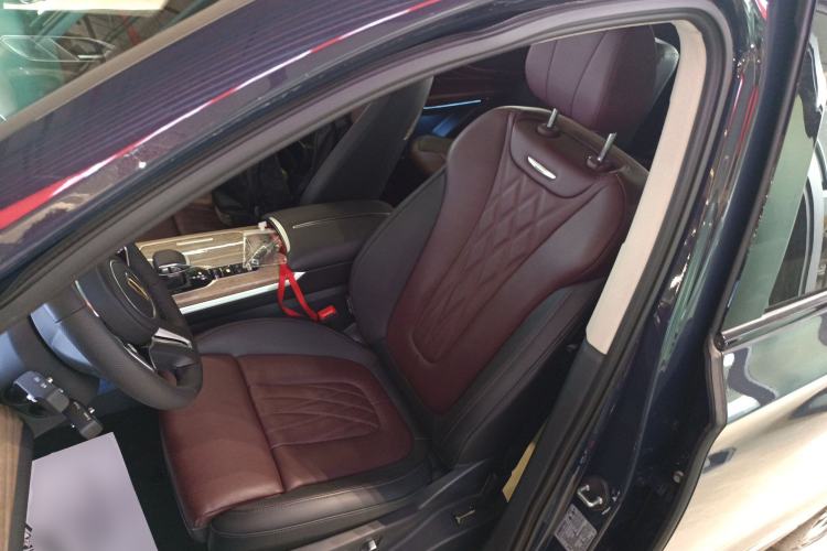 Used Hongqi HS7 2023 2.0T Automatic All-Wheel-Drive Flagship Edition Six Seats Left Front Seat