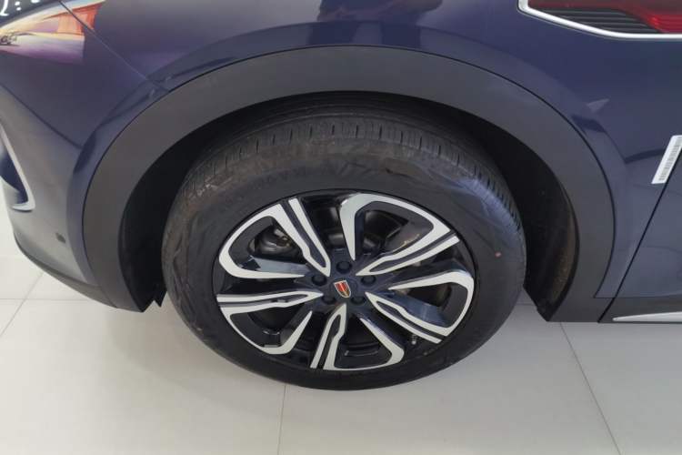 Used Hongqi HS7 2023 2.0T Automatic All-Wheel-Drive Flagship Edition Six Seats Left Front Wheel Hub