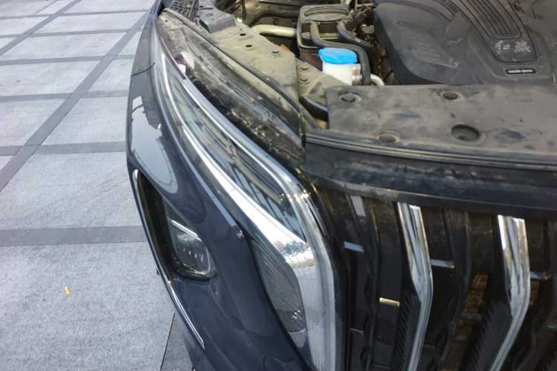 Used Hongqi HS7 2023 2.0T Automatic All-Wheel-Drive Flagship Edition Six Seats Right Front Headlight