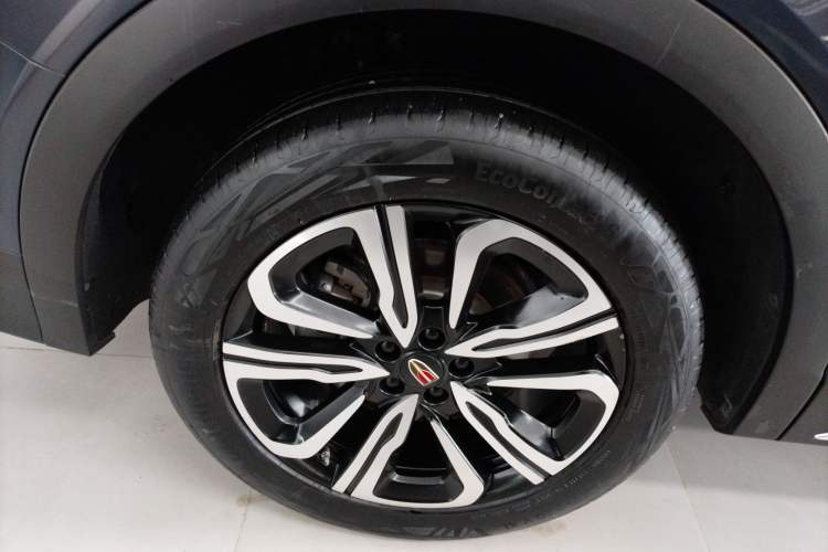 Used Hongqi HS7 2023 2.0T Automatic All-Wheel-Drive Flagship Edition Six Seats Right Rear Wheel Hub