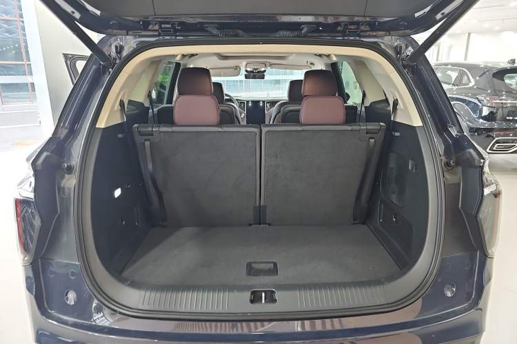 Used Hongqi HS7 2023 2.0T Automatic All-Wheel-Drive Flagship Edition Six Seats Trunk
