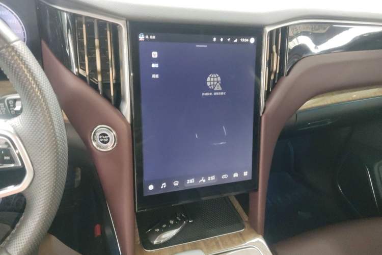 Used Hongqi HS7 2023 2.0T Automatic All-Wheel-Drive Flagship Edition Six Seats Audio And AC Panel