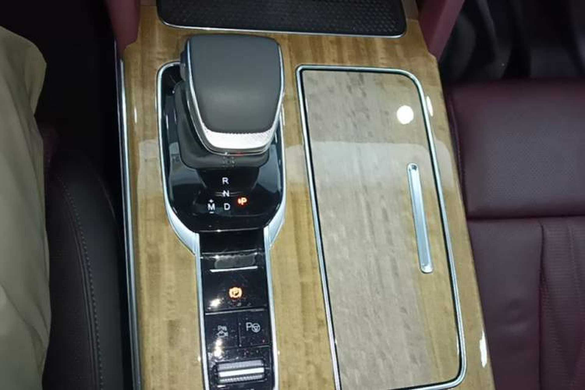 Used Hongqi HS7 2023 2.0T Automatic All-Wheel-Drive Flagship Edition Six Seats Gear Lever