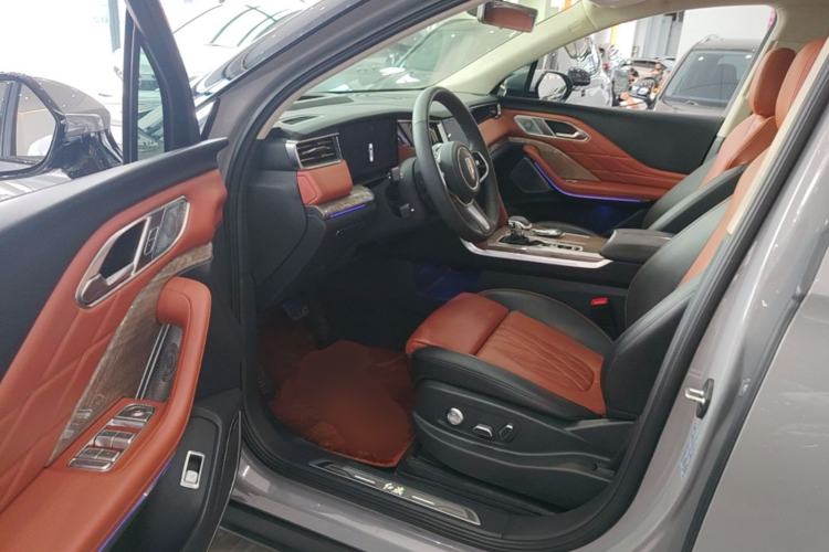 Used Hongqi HS7 2023 2.0T Automatic All-Wheel Drive Flagship Edition 7 Seats Driver Seat