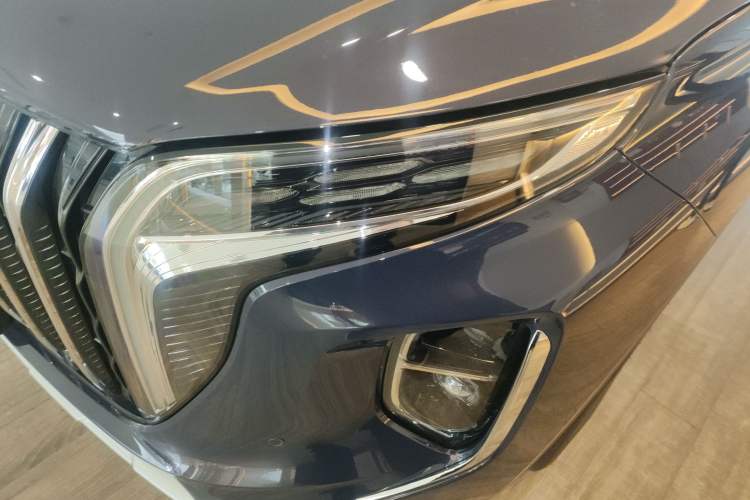 Used Hongqi HS7 2023 2.0T Automatic All-Wheel Drive Flagship Edition 7 Seats Left Front Headlight