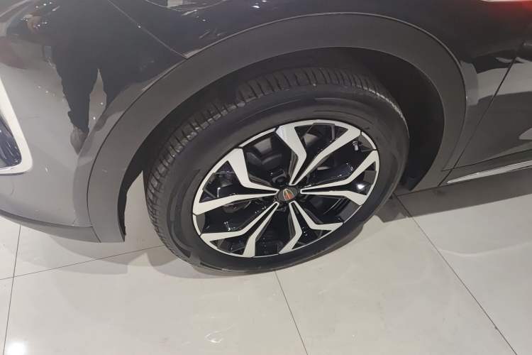 Used Hongqi HS7 2023 2.0T Automatic All-Wheel Drive Flagship Edition 7 Seats Left Front Wheel Hub