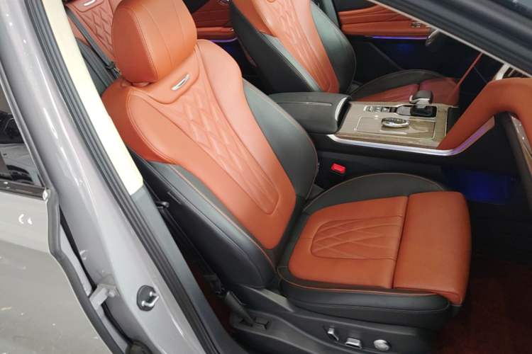 Used Hongqi HS7 2023 2.0T Automatic All-Wheel Drive Flagship Edition 7 Seats Right Front Seat