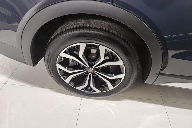 Used Hongqi HS7 2023 2.0T Automatic All-Wheel Drive Flagship Edition 7 Seats Right Rear Wheel Hub