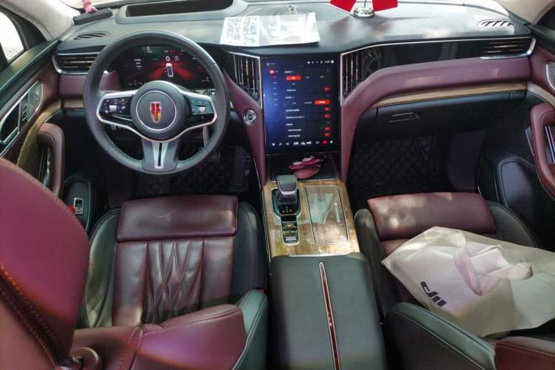 Used Hongqi HS7 2023 2.0T Automatic All-Wheel-Drive Flagship Edition Six Seats Audio And AC Panel