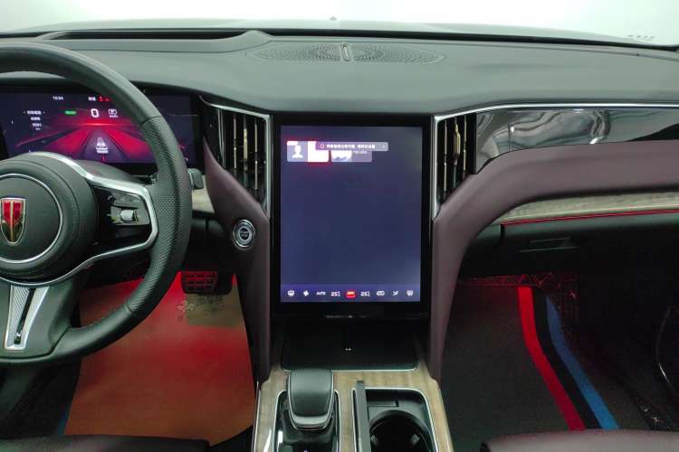 Used Hongqi HS7 2023 2.0T Automatic All-Wheel-Drive Flagship Edition Six Seats Audio And AC Panel