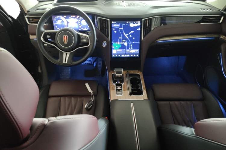Used Hongqi HS7 2023 2.0T Automatic All-Wheel Drive Flagship Edition Six Seats Center Console