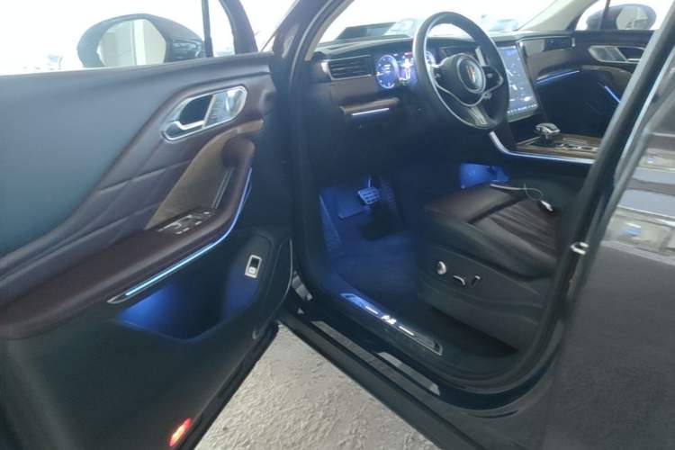 Used Hongqi HS7 2023 2.0T Automatic All-Wheel Drive Flagship Edition Six Seats Driver Seat