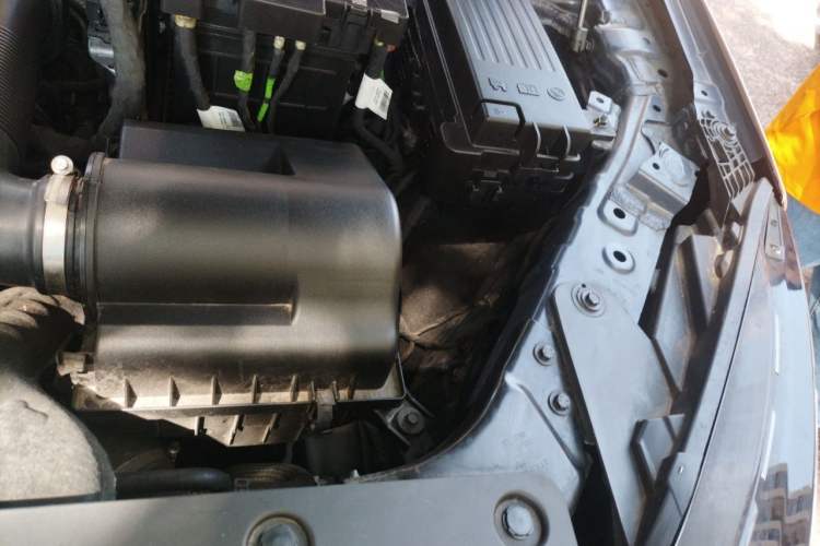 Used Hongqi HS7 2023 2.0T Automatic All-Wheel-Drive Flagship Edition Six Seats Engine Bay Left