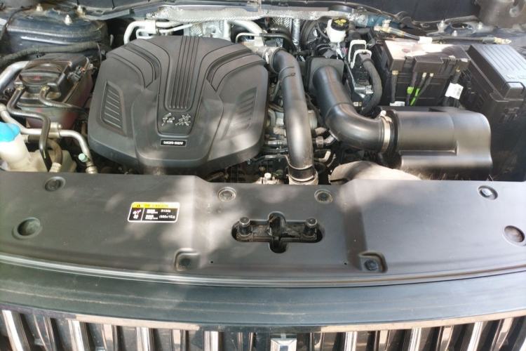 Used Hongqi HS7 2023 2.0T Automatic All-Wheel-Drive Flagship Edition Six Seats Engine Bay